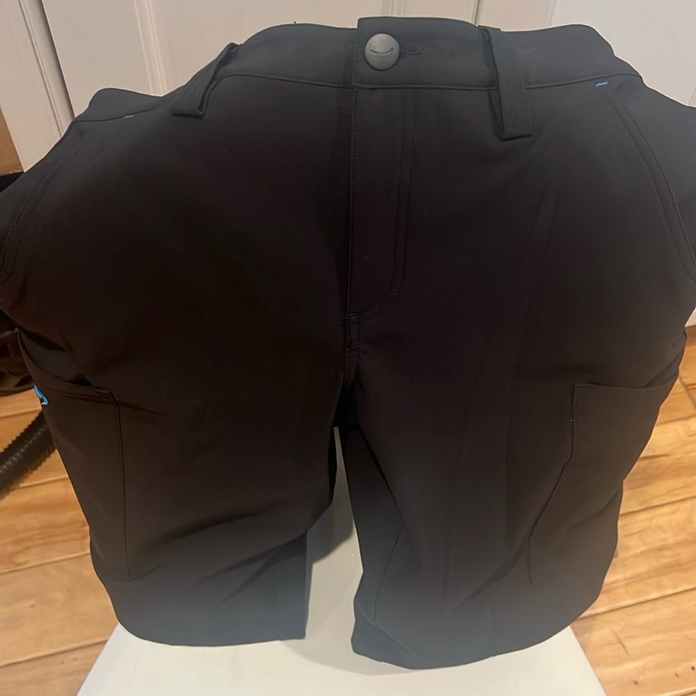 Amazon delivery driver cargo shorts